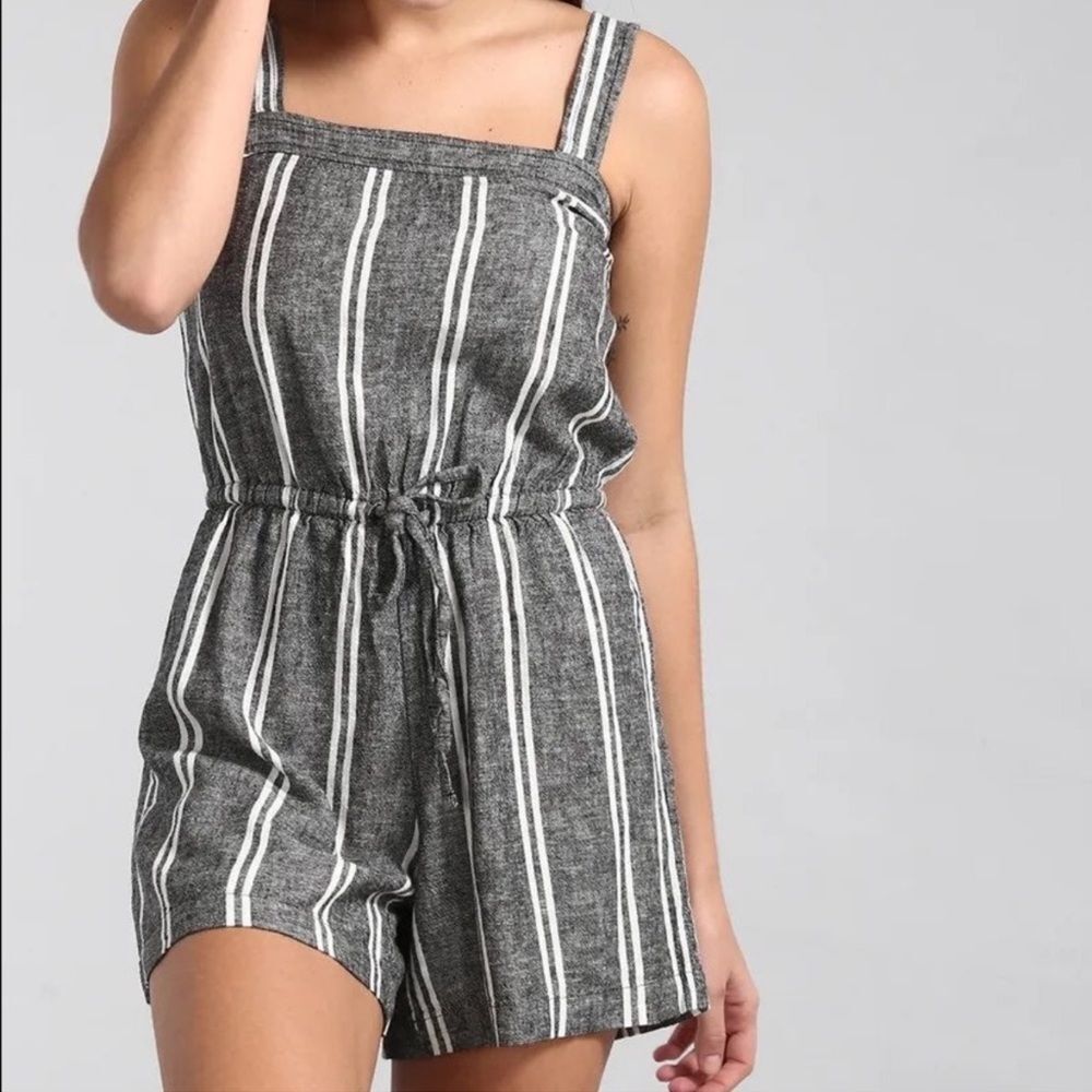 GAP gray and white striped romper. Size Medium linen blend